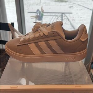 Adidas Men's gray/white Sneakers